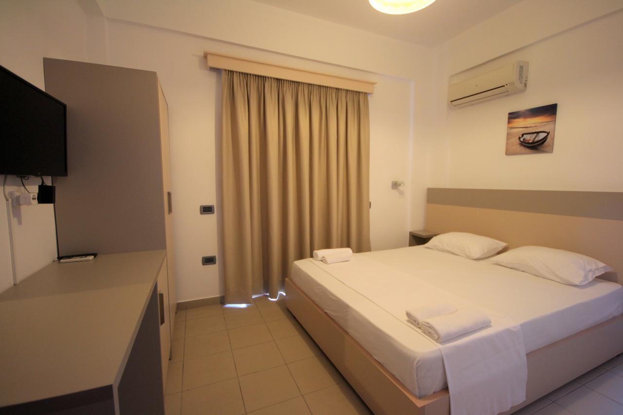 Hotel Jb *